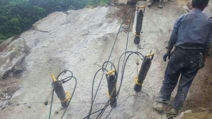 丹東寬甸礦山開采石頭設備一天產量破石機